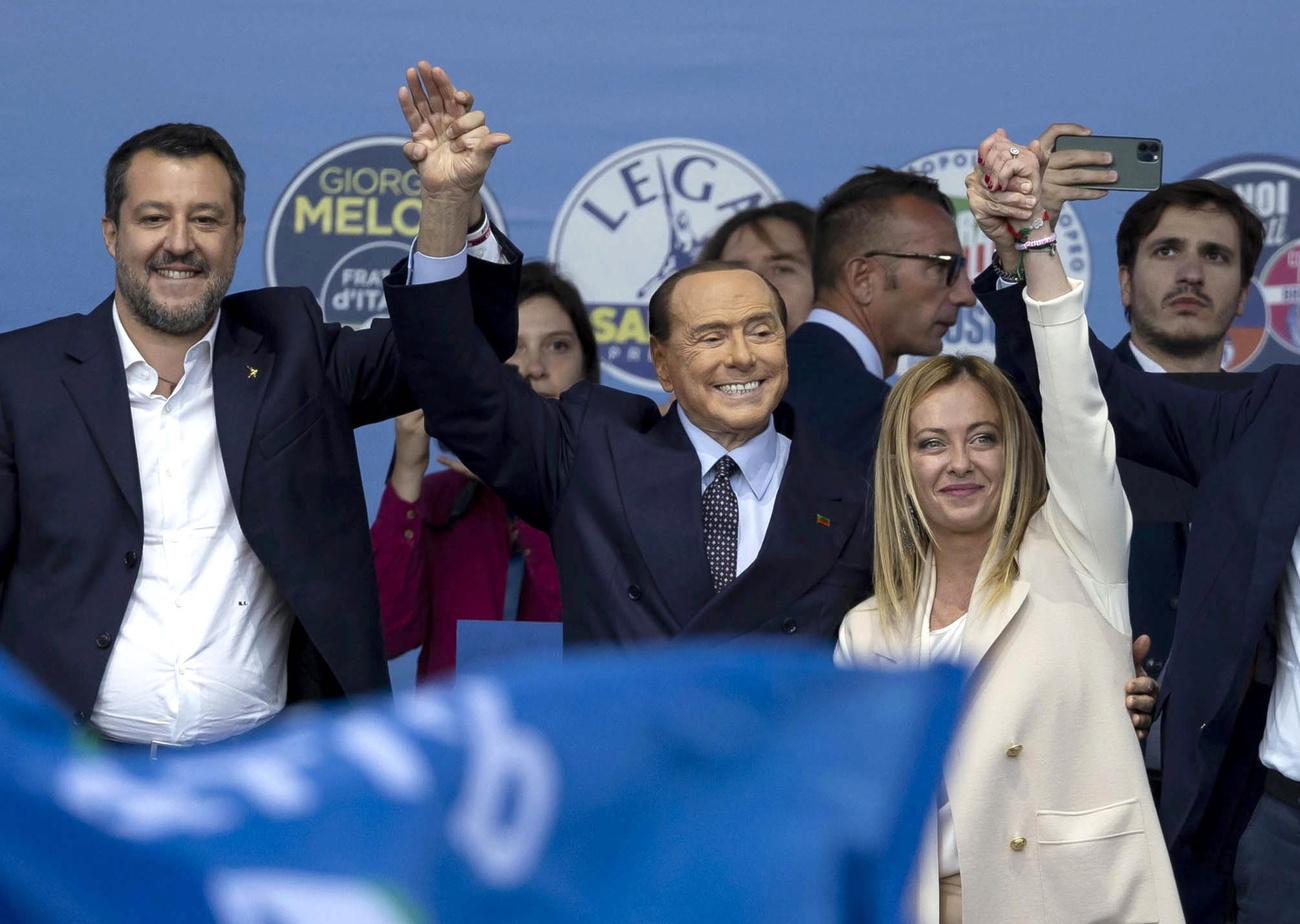 De gauche à droite: Matteo Salvini, Silvio Berlusconi et Giorgia Meloni. [EPA - Massimo Percossi]