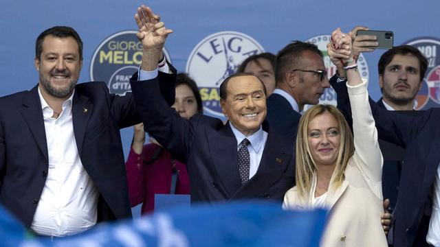 De gauche à droite: Matteo Salvini, Silvio Berlusconi et Giorgia Meloni. [EPA - Massimo Percossi]