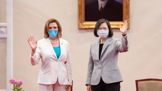 La présidente de la Chambre des représentants Nancy Pelosi (droite) avec la présidente de Taïwan Tsai Ing-wen. [EPA - Taiwan Presidential office]