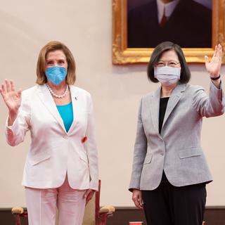 La présidente de la Chambre des représentants Nancy Pelosi (droite) avec la présidente de Taïwan Tsai Ing-wen. [EPA - Taiwan Presidential office]