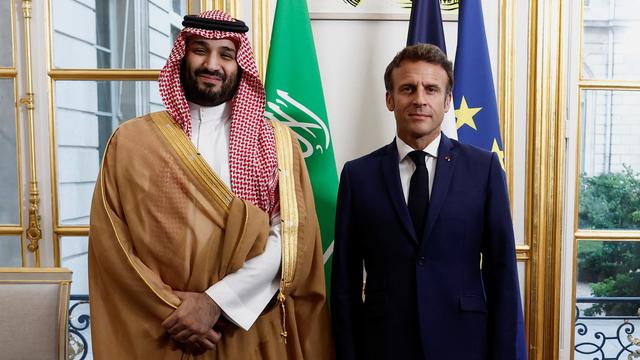 Mohammed ben Salmane et Emmanuel Macron veulent "intensifier" leur "coopération". [EPA/Maxppp out - Benoît Tessier]