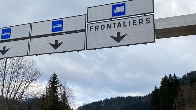 Frontaliers: le regard français [RTS - Guillaume Rey]