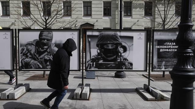 Reportage dans le Donbass où les soldats réclament davantage d’hommes. [EPA - Anatoly Maltsev]