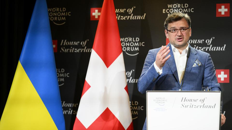 Le ministre ukrainien des Affaires étrangères Dmytro Kuleba s'exprime lors du 51e World Economic Forum à Davos le 24 mai 2022. [KEYSTONE - LAURENT GILLIERON]