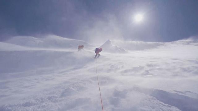 Plus de vingt alpinistes veulent se lancer cette année à l'assaut du Shisha Pangma (Chine) pour décrocher leur "Graal": l'ascension des 14 plus hauts sommets de la planète.