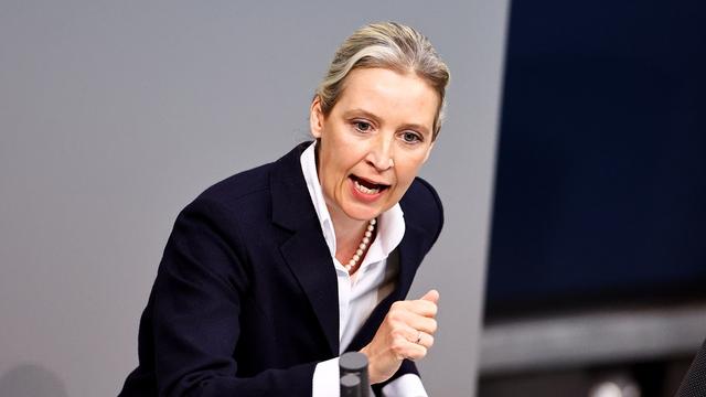 Alice Weidel, co-présidente de l’AfD, à la tribune du Bundestag, le 31 janvier 2024. [KEYSTONE - FILIP SINGER]