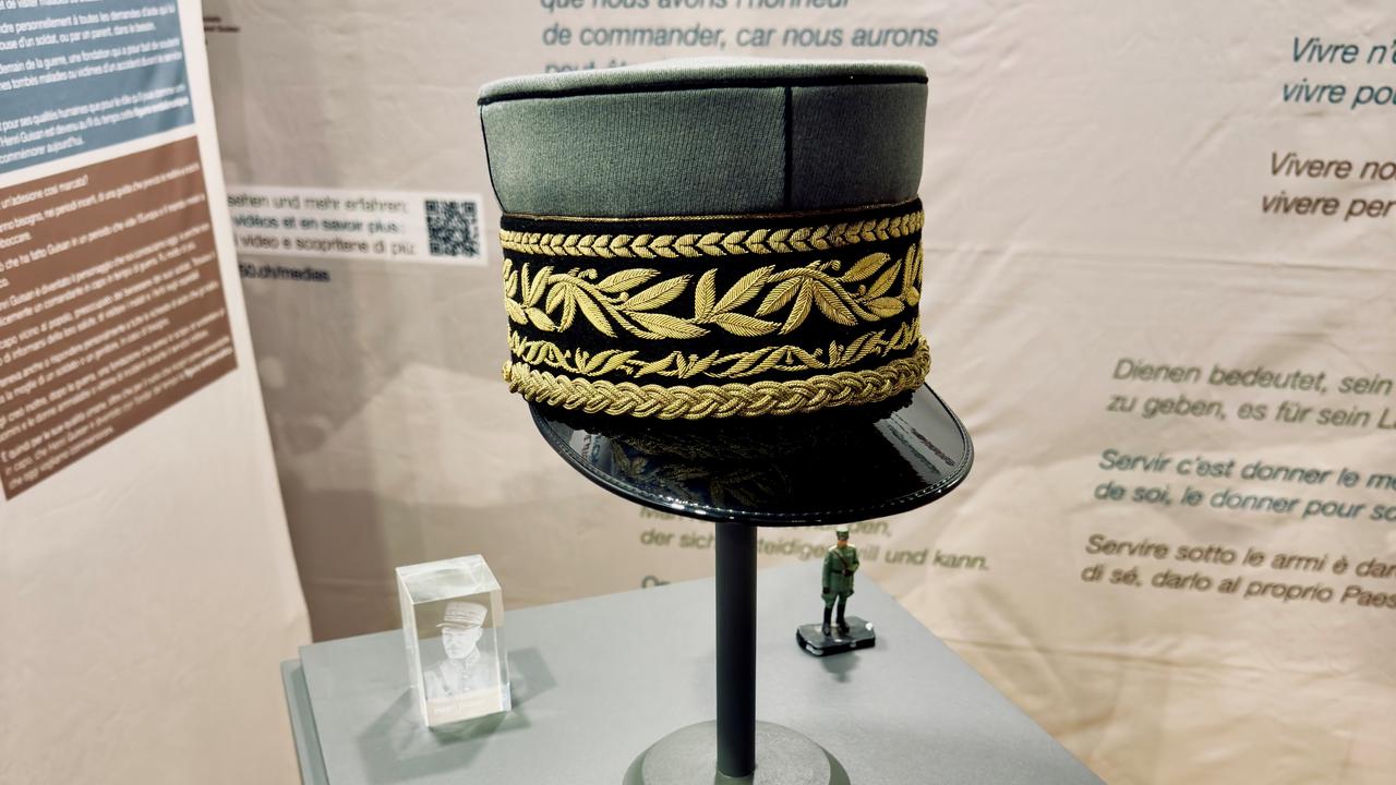 La fameuse casquette du Général Guisan. [Commune d'Avenches]