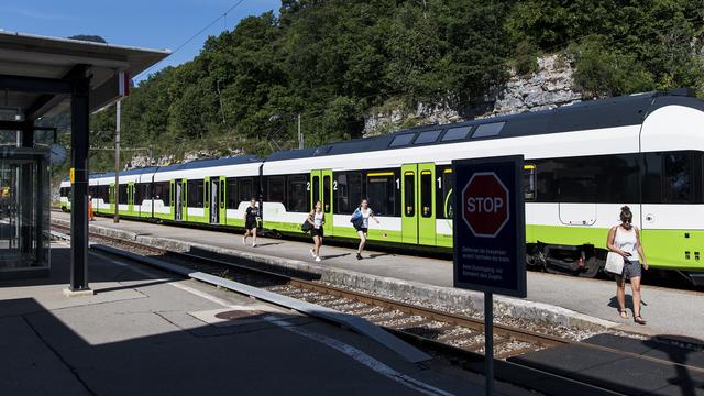 Les transports publics neuchâtelois ont eux aussi été touchés de plein fouet par les répercussions liées au coronavirus. [Keystone - Jean-Christophe Bott]