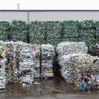 Les déchets plastiques échappent souvent au recyclage (image d'archives). [Keystone]