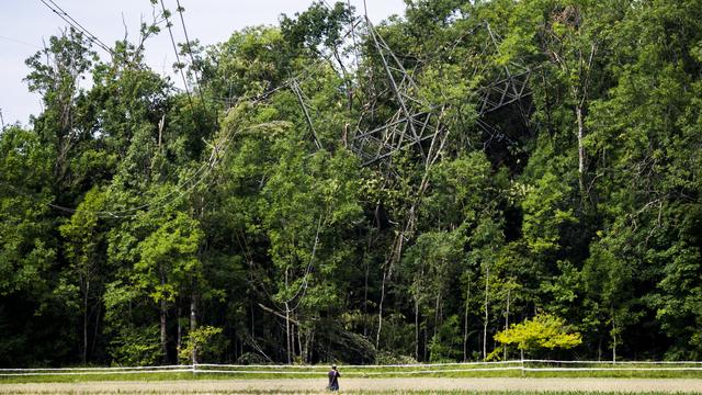 Pas de traces d'explosifs dans le sabotage du pylône à Gland. [Keystone - Jean-Christophe Bott]