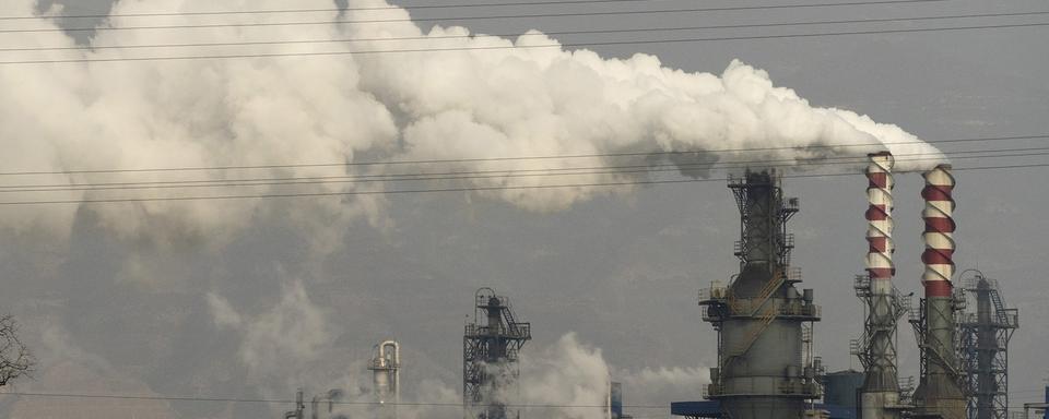 Une usine à charbon à Hejin en Chine. [AP Photo - Olivia Zhang]