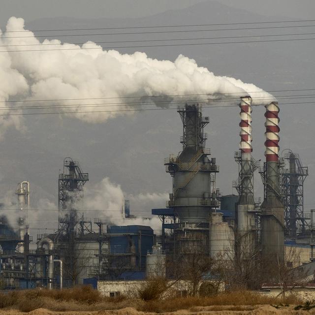 Une usine à charbon à Hejin en Chine. [AP Photo - Olivia Zhang]