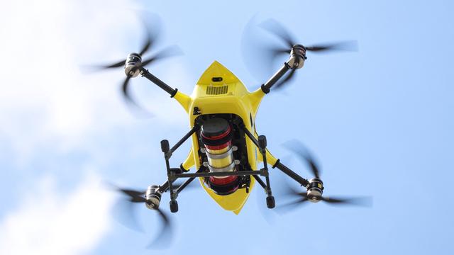 Un drone transporte des tissus humains entre deux hôpitaux pour un test à Anvers le 23 août 2022. [AFP - KENZO TRIBOUILLARD]