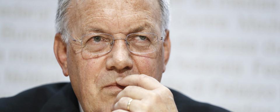 Johann Schneider-Ammann demande au Conseil fédéral d'attendre avant d'agir sur l'assouplissement de l'ordonnance sur le matériel de guerre. [Keystone - Peter Klaunzer]