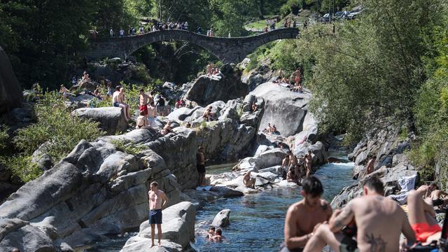 La première vague de chaleur de l'année va toucher dès ce mardi le Tessin. [Keystone - Alessandro Crinari]