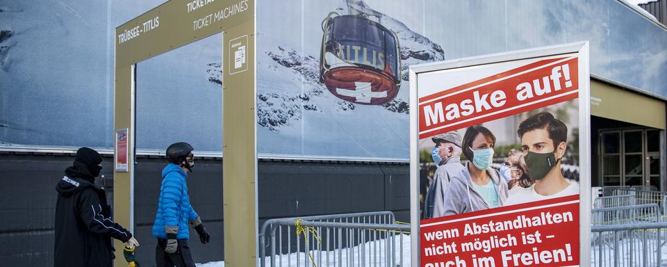 La station de ski de Titlis, cheval entre Obwald et Nidwald, a rouvert mercredi. [Keystone - Urs Flueeler]