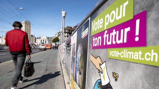 Une affiche des Jeunes Verts à Lausanne lors de la campagne pour les élections fédérales de 2019. [Keystone - Laurent Gillieron]