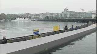 Passerelle piétonne du quai des Bergues au quai du Mont-Blanc à Genève