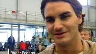 Tennis: Roger Federer répond aux questions des enfants à Bienne