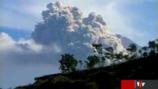 Indonésie: les nuées toxiques du volcan Merapi menacent les habitants de Java