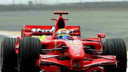 Felipe Massa en pole position devant Fernando Alonso