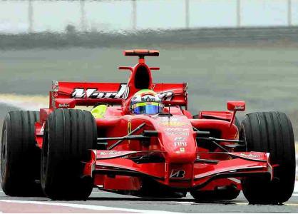 Felipe Massa en pole position devant Fernando Alonso