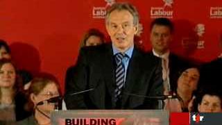 Grande-Bretagne: Tony Blair se retirera après 10 ans au pouvoir et un bilan contrasté
