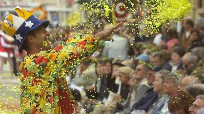 La fête s'est terminée par le traditionnel corso fleuri