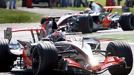 Fernando Alonso s'impose devant Lewis Hamilton