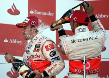 Fernando Alonso s'impose