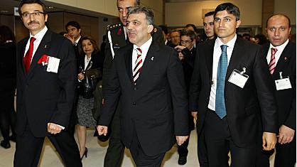 Désillusion pour Abdullah Gül et la délégation turque à Paris.