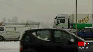 La circulation sur les routes suisses est perturbée par la neige