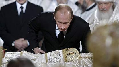 Vladimir Poutine a rendu un dernier hommage à Alexis II.