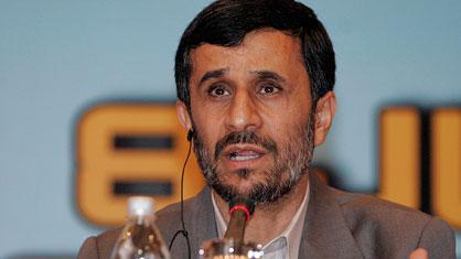 Le président Ahmadinejad demande des éclaircissements.