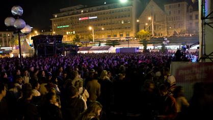 Vendredi soir, il y avait foule au concert de Gotthard sur la Riponne.