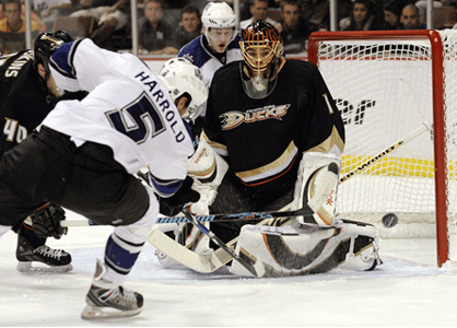 Jonas Hiller s'est montré intraitable avec Anaheim.