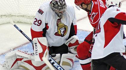 Martin Gerber a effectué 28 parades face aux Dallas Stars.