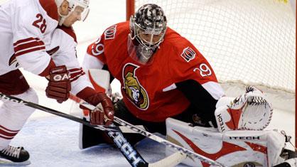 Martin Gerber a réussi une belle performance avec Ottawa.