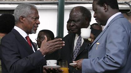 Kofi Annan en pourparlers avec Mwai Kibaki et Raila Odinga.