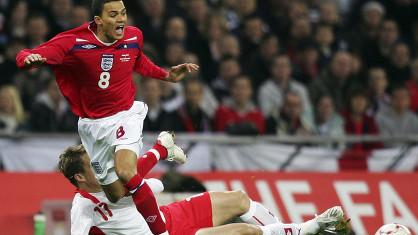 Jenas et l'Angleterre ont mis Spycher et la Suisse à terre.