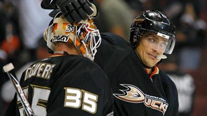 Teemu Selänne a joué 600 matches avec les Ducks.