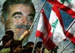 Des Libanais rendent hommage à Rafiq Hariri. [reuters]
