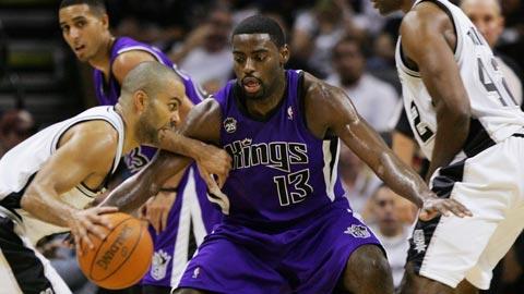 Tony Parker (à g.) a donné le tournis à la défense des Kings.