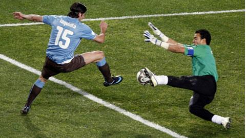 Le gardien de Sion a fait trois grosses parades devant Iaquinta.