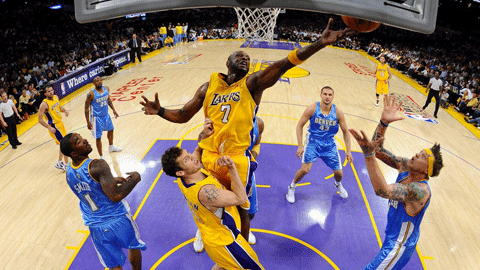 Lamar Odom (no7) et les Lakers sont proches de la finale.