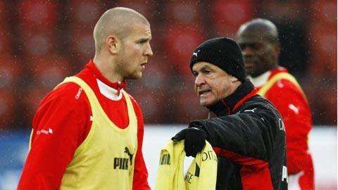 Philippe Senderos conserve la confiance d'Ottmar Hitzfeld.