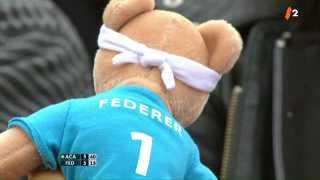 Tennis / Roland-Garros: Roger Federer bat difficilement José Acasuso (7-6, 5-7, 7-6, 6-2)