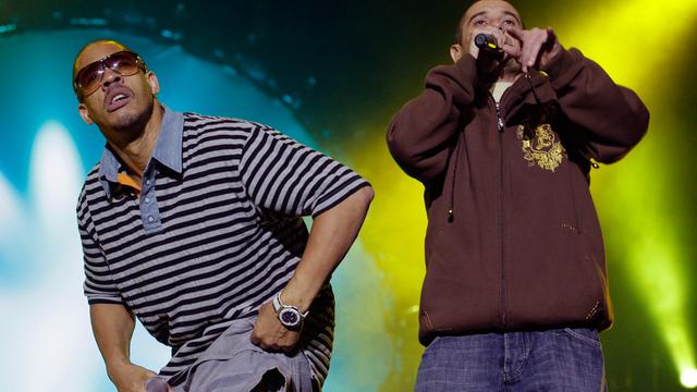 Joey Starr (à droite) et Kool Shen (à gauche) rappent.