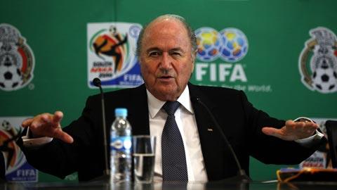 Sepp Blatter participait à une conférence de presse au Mexique.