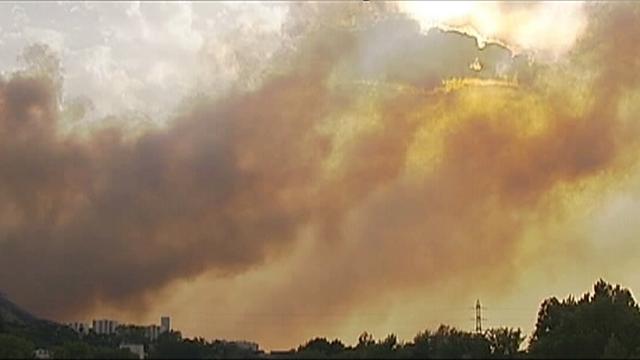 La ville de Marseille a été atteinte par les flammes en début de soirée.